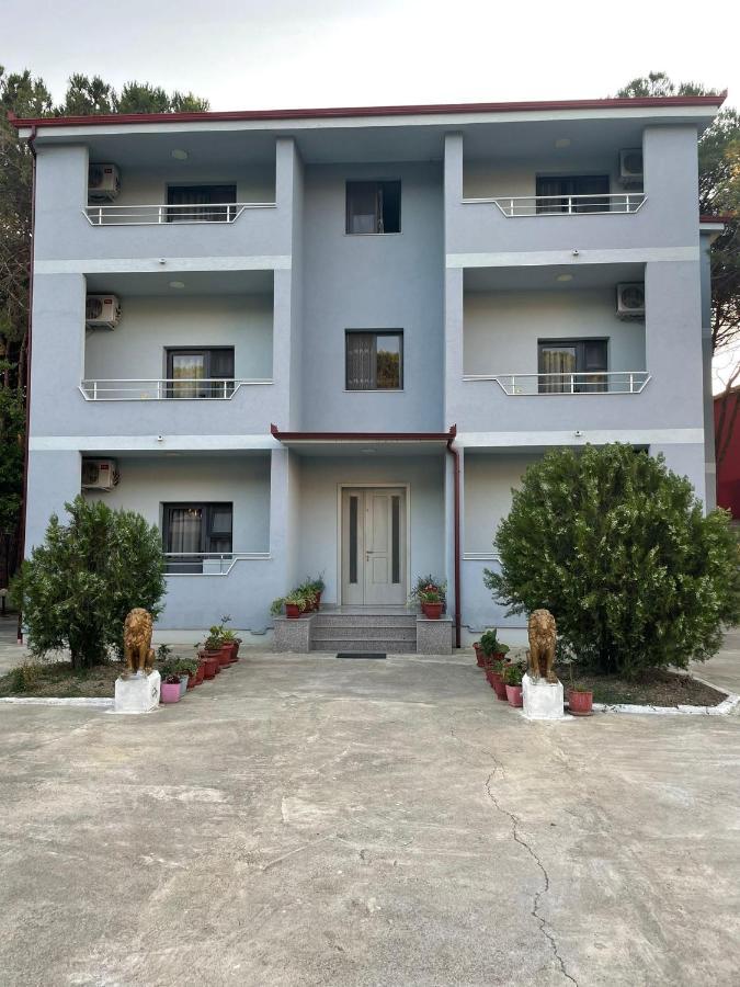 Vila Leo Aparthotel Golem  Exterior photo