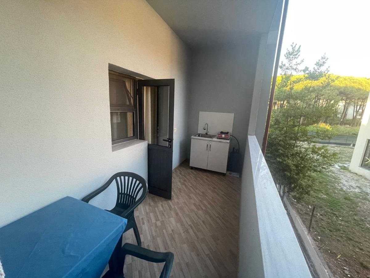 Vila Leo Aparthotel Golem  Exterior photo